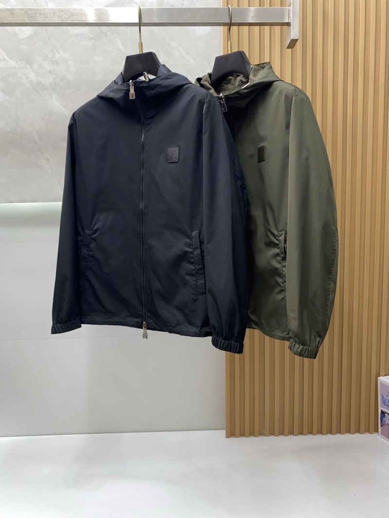 l0vis Vvtt0n outwear